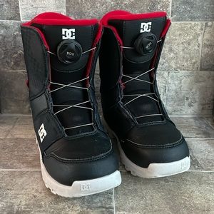 DC snowboarding boots youth size 5